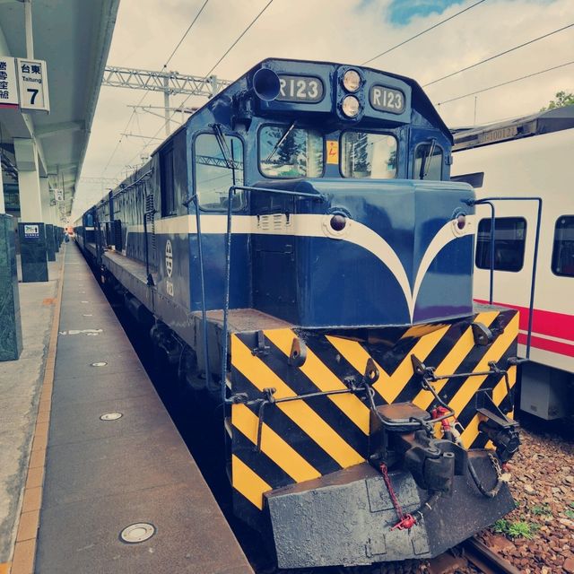 台鐵藍皮解憂號：穿越時光的旅程