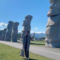모아이 석상과 큰 불상이 있는 Sapporo 성지 두대불전‘Hill of the Buda’