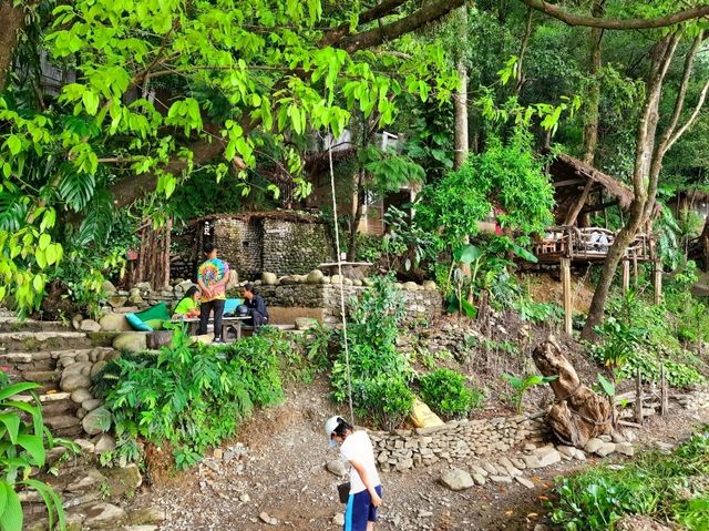 【博卡拉湖景咖啡店Krazy Gecko】零距離湖景觀，原始叢林風格，適合拍照、放鬆自我