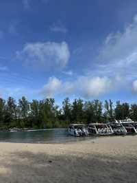 เดินเล่น ริมหาดนพรัตน์ธารา 🏖️ กระบี่