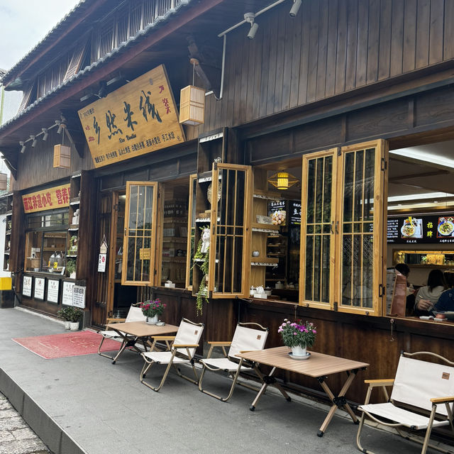 Lijiang Old Town - Bring to Dynasty 
