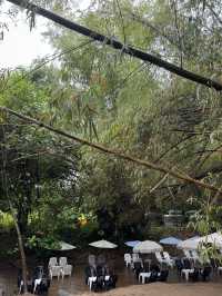 ที่พัก Glamping มี Cafe ริมลำธารซ่อนอยู่ที่บางแสน