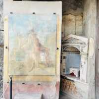 Pompeii resurgence as a bustling city once again