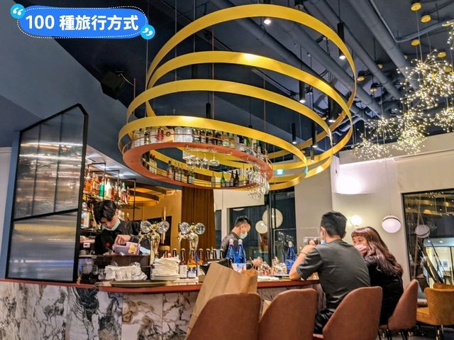 台北東區最時尚的網美酒吧：Cosmic Bistro 小宇宙餐酒館