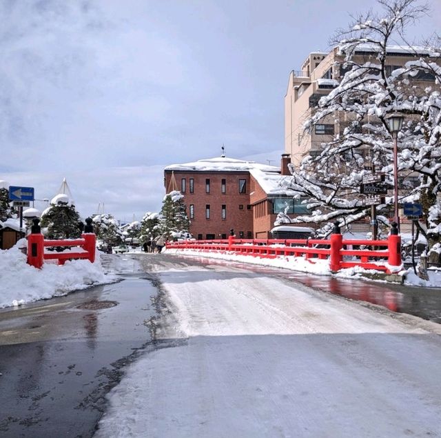 岐阜景點｜冬雪到「飛驒小京都」高山老街一日遊—高山 古い町並