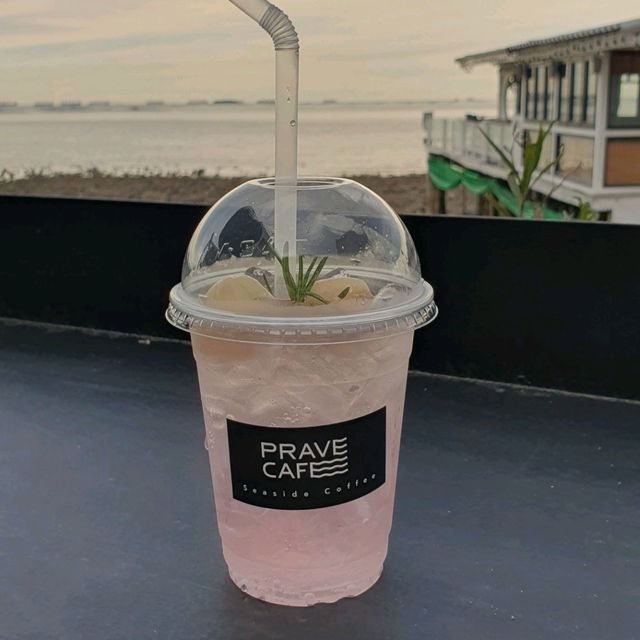 PRAVE CAFE, Sriracha