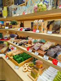 Sweet Local Flavors: Discover Chateraise in Singapore 