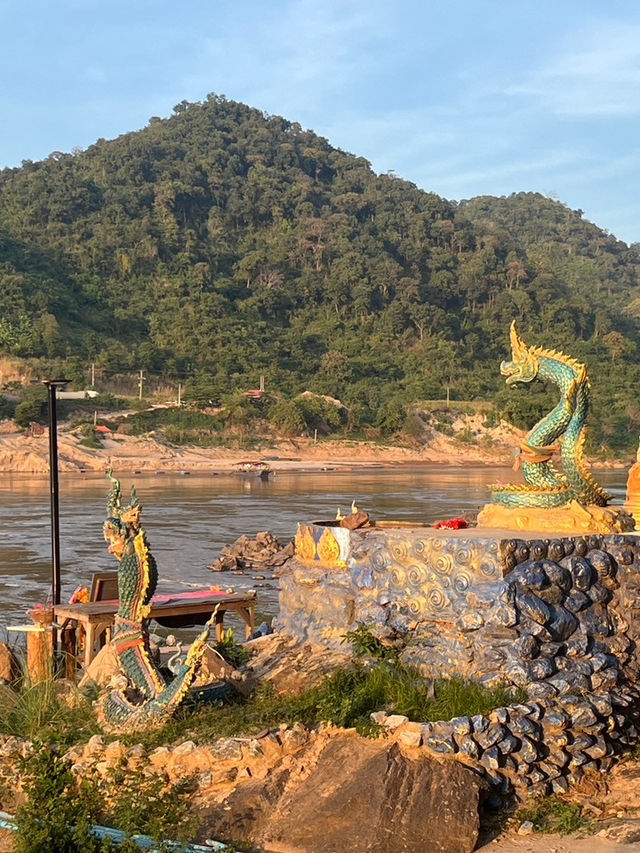 วัดพระธาตุดอยแม่ย่าม่อน