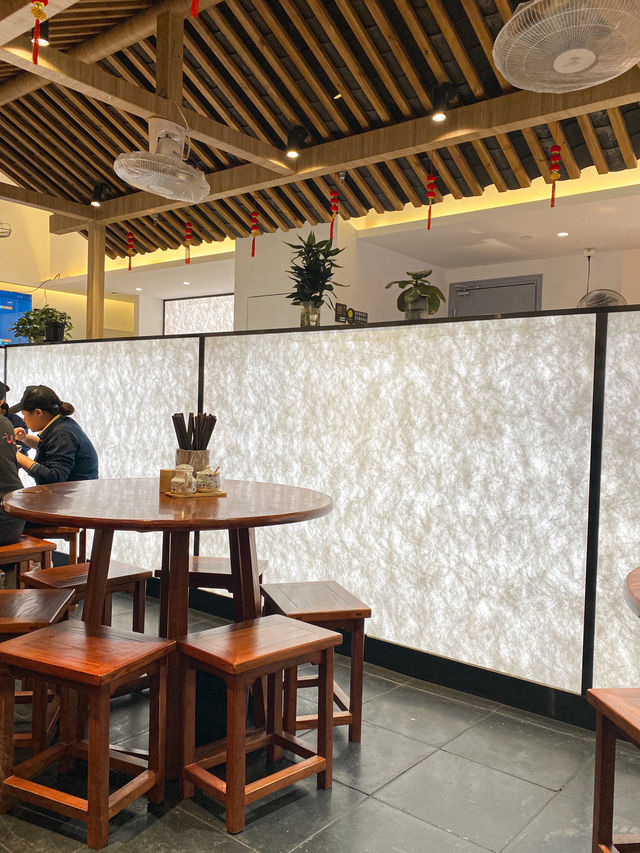 Popular Crab Roe Noodles in Shanghai Popular Crab Roe Noodles in Shanghai