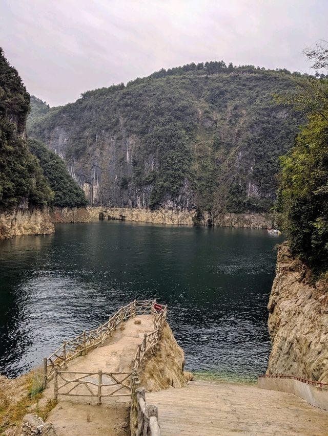 貴州銅仁大峽谷，乘船漂流感受壯闊的山河秀麗