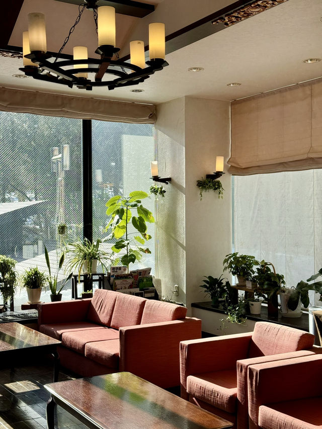 🛏️ 秒殺貴價 Ski In & Out 酒店｜安比高原的溫馨小酒店🌲❄️  