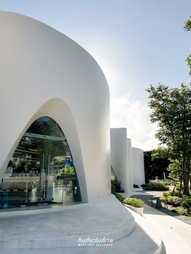 Uncloud คาเฟ่โทนขาวสุดมินิมอลที่บางแสน