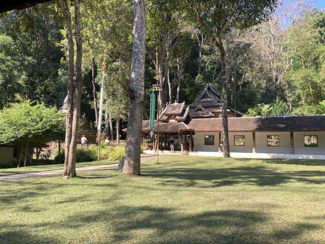 เที่ยวไหว้พระขอพร พักสงบใจ “วัดผาลาด” เชียงใหม่