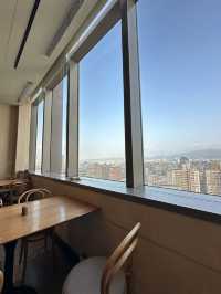 【台北松山】飽覽城市景觀的自助早餐🍴酒店餐廳介紹
