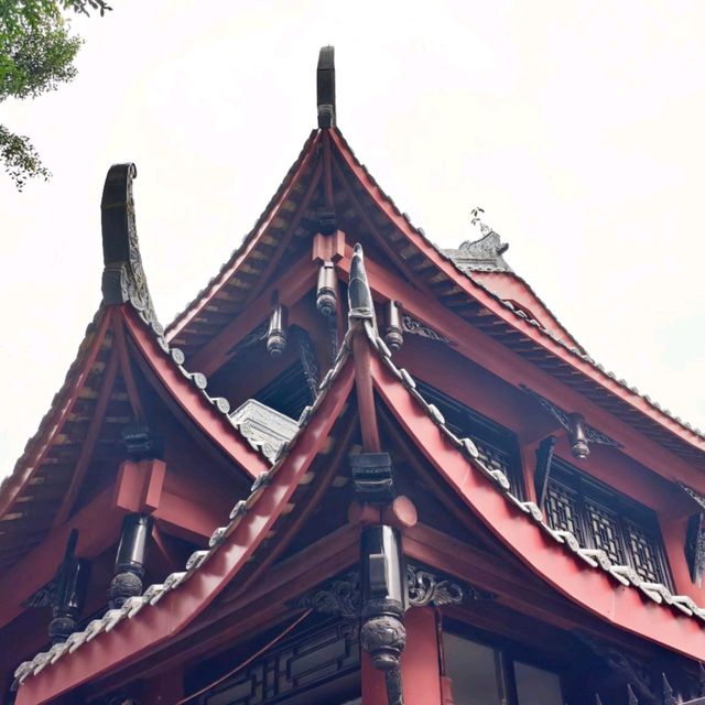 ขอพรปีใหม่ที่ Wenshu Yuan Monastery