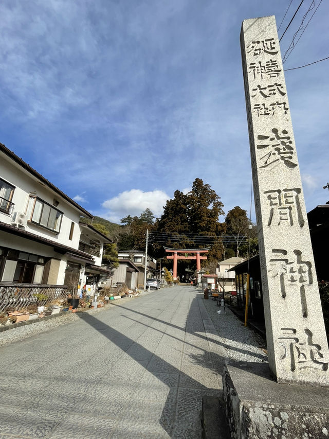 【山梨 冬の日帰り旅】  映えスポットとして人気の「天空の鳥居」