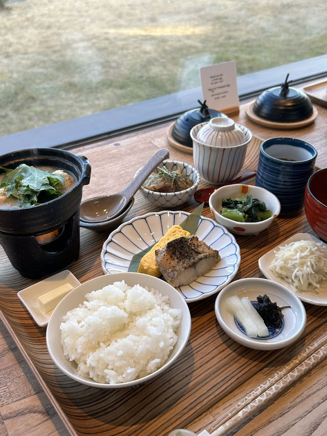 벳푸의 산과 바다를 내려다보며 온천을 즐길 수 있는 현대식 료칸♥️