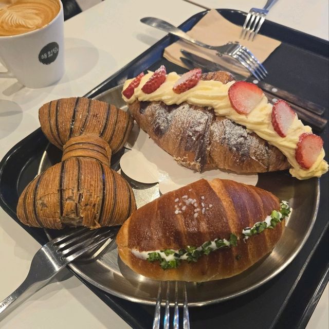 🍞 해월당 대구동촌유원지점 – 감성적인 베이커리 카페에서 즐기는 여유로운 하루 🌿