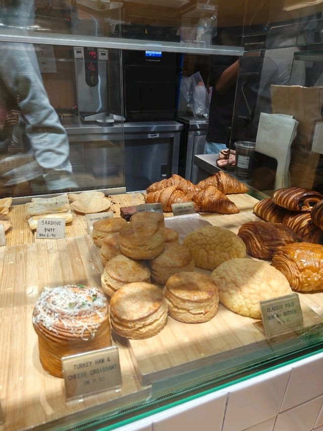 Perfect for Foodies and Chill Seekers"