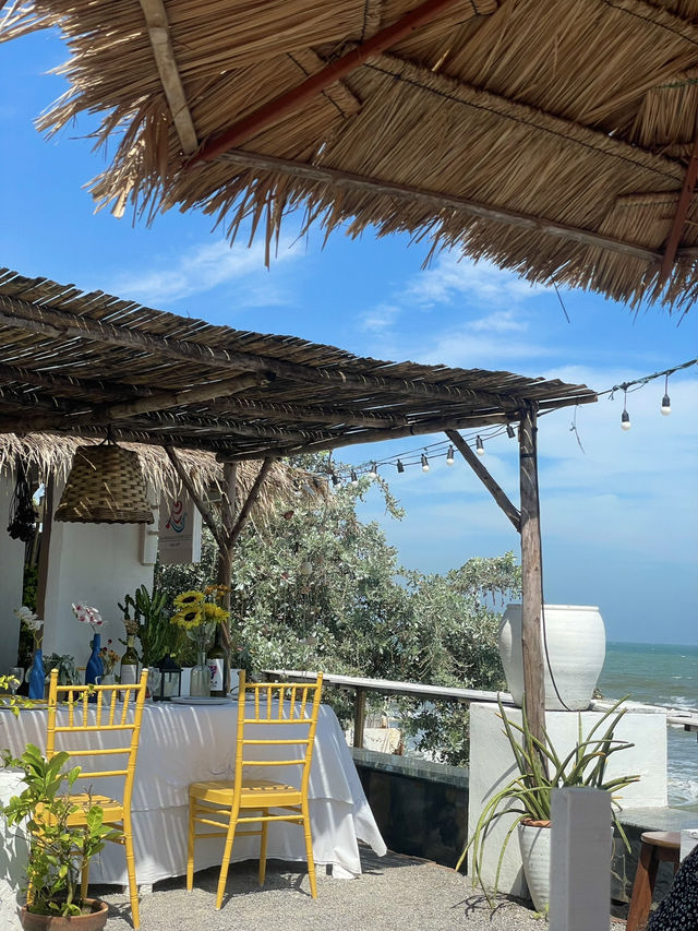 คาเฟ่ติดทะเล หัวหิน 🏝️ 