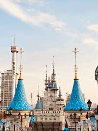 Lotte World Adventure: A Warm Escape on a Frigid Day! 🎡✨