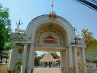 วัดศรีสุริยวงศ์..สถาปัตยกรรมตะวันตกผสมไทย