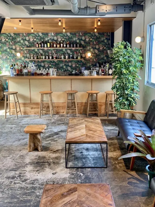 Cozy Vibes & Great Coffee at WOODBERRY COFFEE in Ogikubo