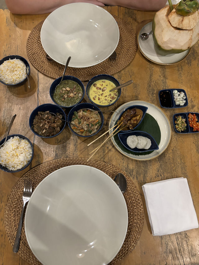 Dulu: A Great Spot to Eat in Tambolaka 🍽️🌿