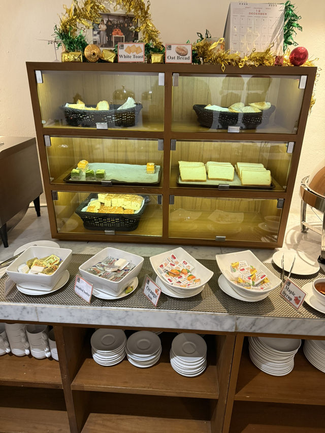 曼谷｜澎蓬站蘇坤逸生活圈 S33酒店性價比極高 對巷就是自助洗衣