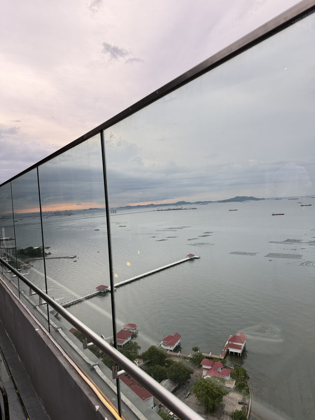 ห้องพักวิวทะเลสวยงาม สะพานถ่ายรูปสวย
