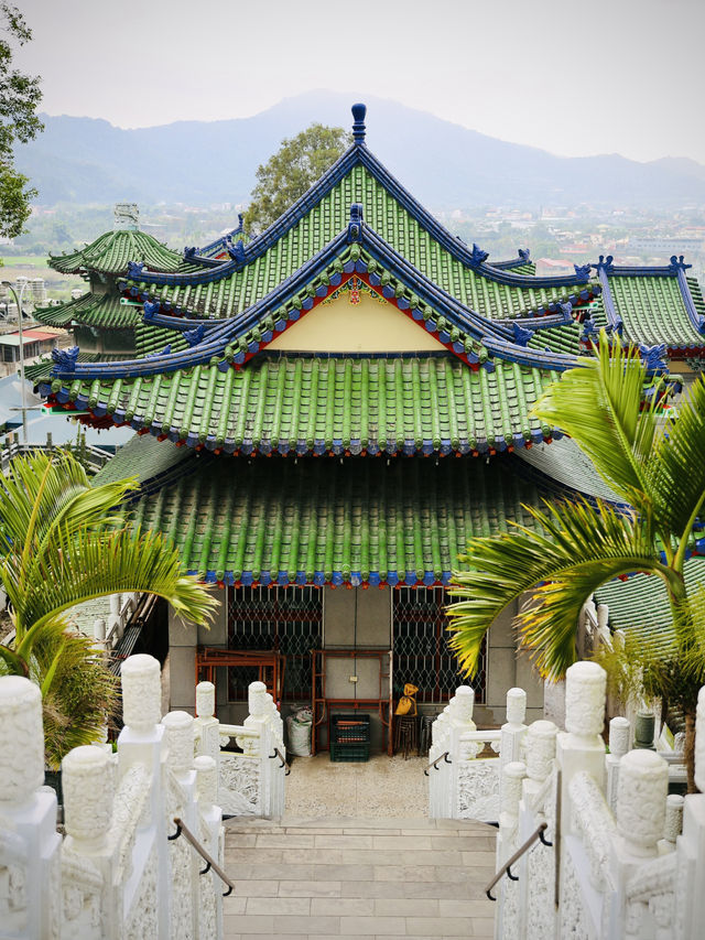 🙏🌸 踏上靈性之旅，感受古老信仰的魅力吧！🏯🔮