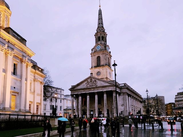 🌧️ 雨中漫步特拉法加廣場（Trafalgar Square）——倫敦的藝術與歷史交匯點