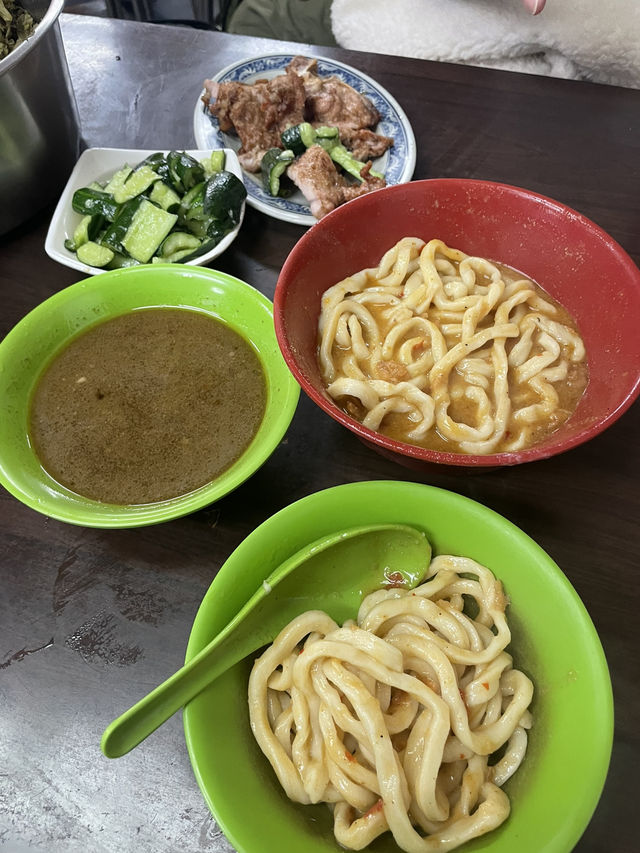 48 Hours in Taipei: A City of Contrasts, Colors, and Incredible Eats 🌆🍜