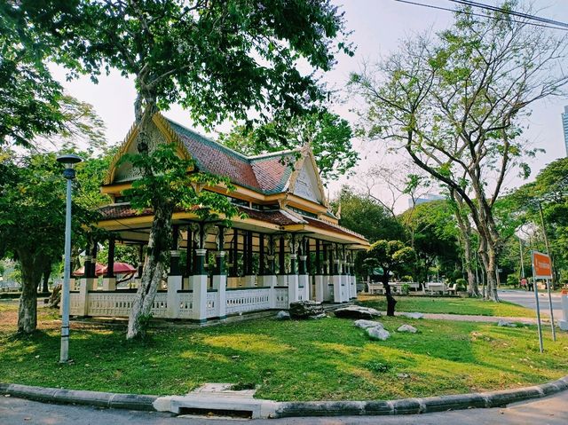 泰國曼谷市中心素坤逸區城市綠洲公園一日遊行程，親子遊行程，素坤逸繁華大道，適合打卡拍照📸親子遊