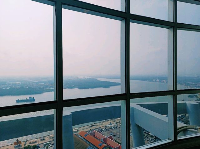 泰國曼谷著名地標高塔建築公園景點：Samut Prakan Learning Park And Tower，免費參觀，適合親子遊，適合打卡拍照📸