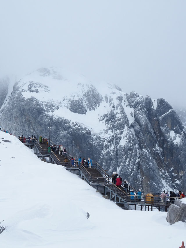ภูเขาหิมะมังกรหยก ไม่ควรพลาดเมื่อมาลี่เจียง ⛰️❄️