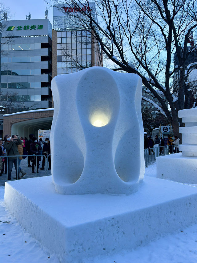 北海道　札幌観光　2025さっぽろ雪まつり　北海道道庁の雪像に圧倒されたぞ！