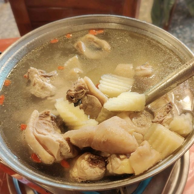 【陽明山美食推薦杉木林🌿】口味清爽地瓜湯、米粉湯喝到飽