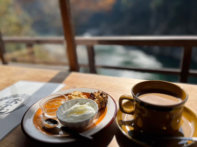 瀞ホテルのカフェ｜歴史と絶景が楽しめる奈良の隠れ家 🍃🏞️