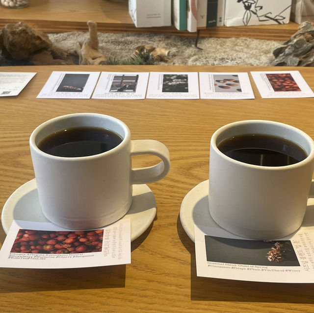 서울 서대문구 / 주말만 문 여는 커피가 맛있는 카페 퇼커피