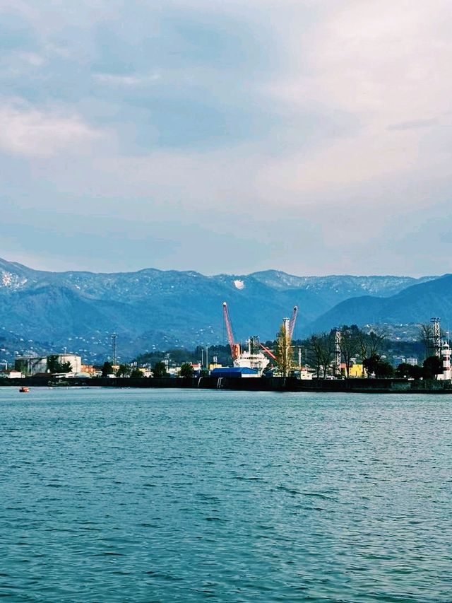 格魯吉亞著名海濱旅遊城市巴統旅行攻略，適合打卡拍照📸