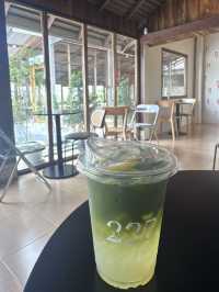 ชิลเบาๆ ในเมืองคอน @225 Old Town คาเฟ่น่านั่ง