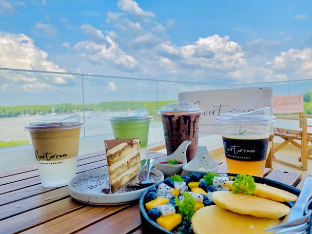 River Terrace Rooftop Bar&Cafe