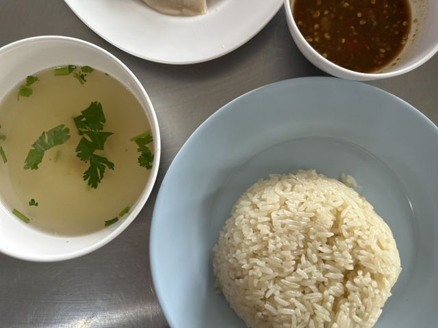 โกจิว ข้าวมันไก่ตอน ข้าวมันไก่ที่ต้องมาโดนให้ได้