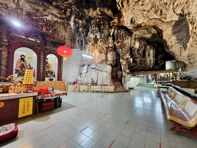 🌿 Nam Thean Tong Temple: A Serene Escape in Ipoh’s Limestone Hills