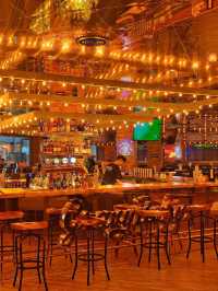 Gravy Baby— vibrant riverside restaurant and bar