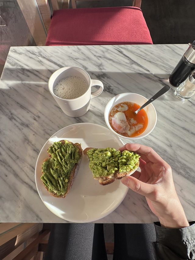 Slow Bakes, Fast Faves: Yishun’s Hidden Gem by the Pond 🥯🍞