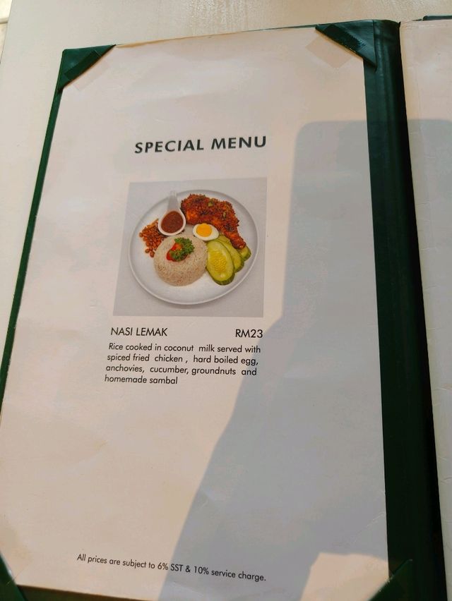 Dining with Natural at Pineyard Café
