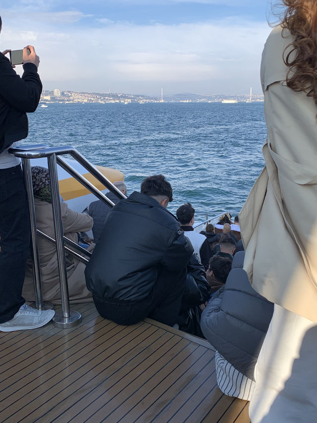 이스탄불 선착장에서 타는 페리