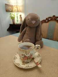 A Peaceful Pause with Cake & Tea at Khing Café